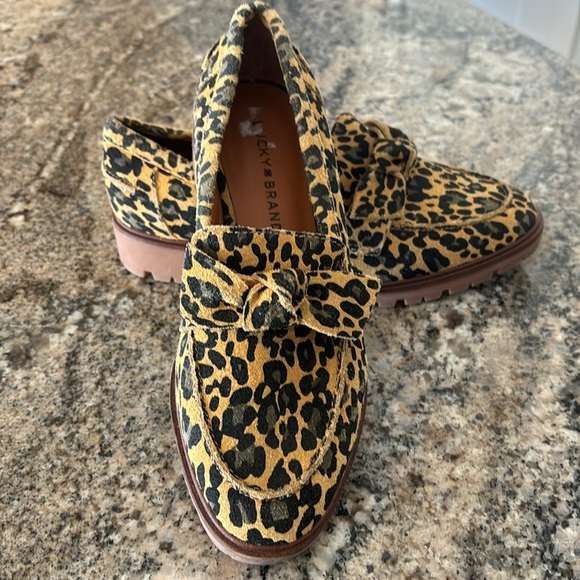 NWOB Lucky Cheetah Loafers. Size 6. Leather upper - Picture 5 of 5